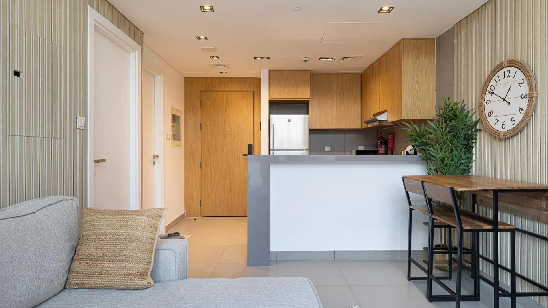 1Br Private Poolview Apartment - Poolside Paradise 沙迦