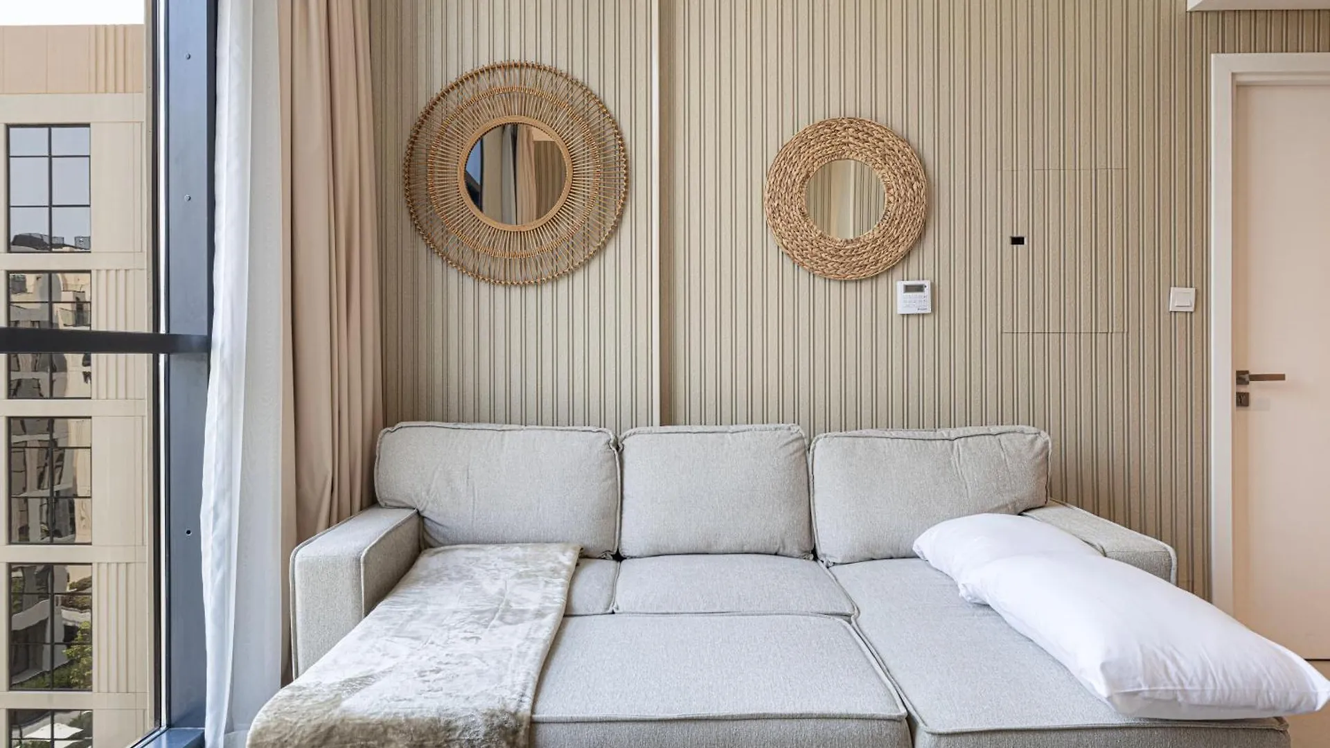 1Br Private Poolview Apartment - Poolside Paradise 沙迦 阿拉伯联合酋长国